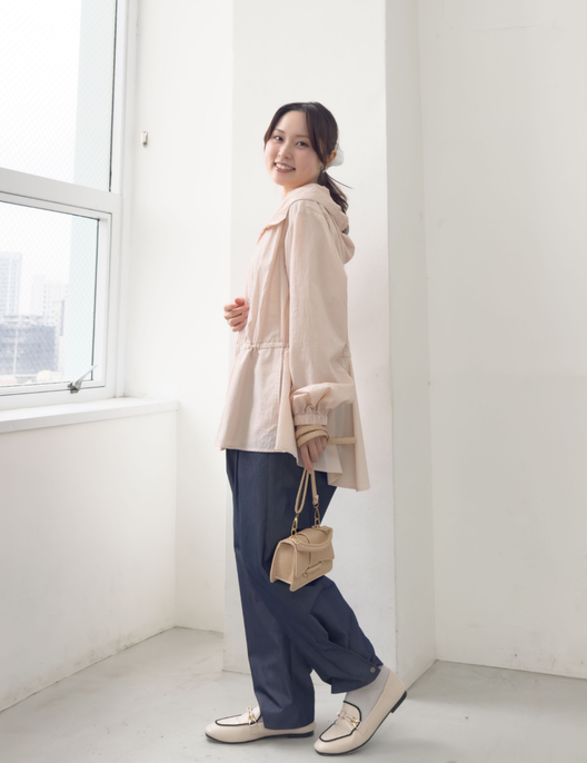 CINEMATIQ 撥水UVカットパーカー ライトピンク 横 モデル着用