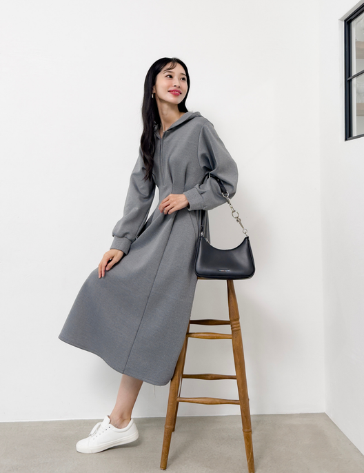 【ベーシックライン】ダブルポケットパーカーワンピ