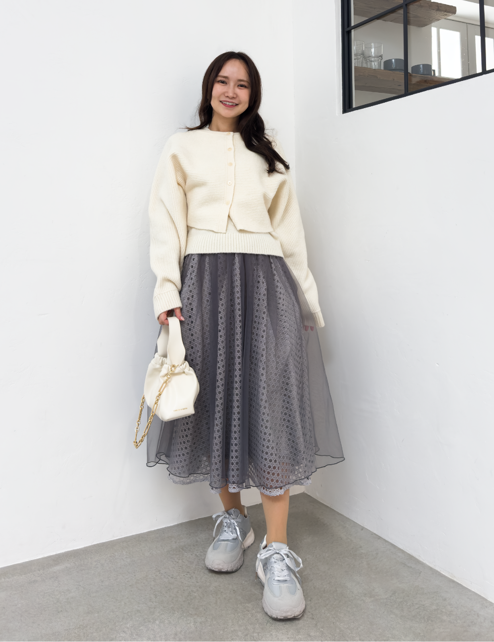 CINEMATIQ チュールレイヤードスカート グレー 正面 モデル着用