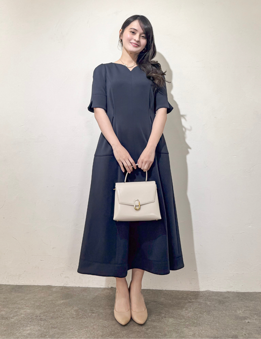 りん 新品タグ付き CINEMATIQ ストレッチハートネックワンピ ストレッチハートネックワンピ | CINEMATIQ by Pinup Closet