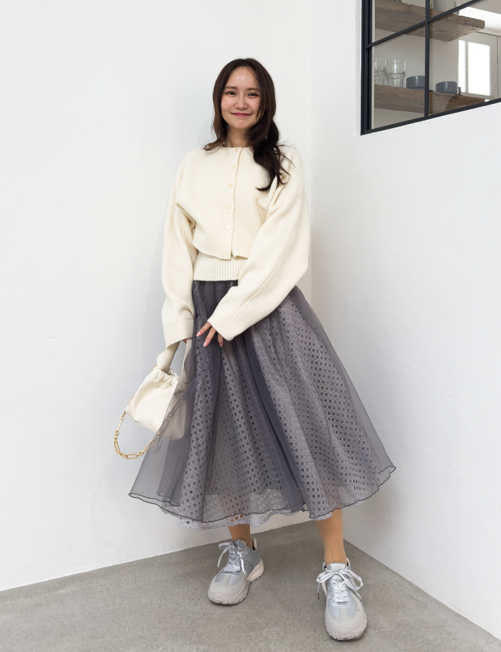 CINEMATIQ チュールレイヤードスカート グレー 正面 モデル着用