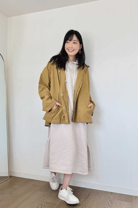 パーカーワンピと合わせてアウトドアなコーディネート